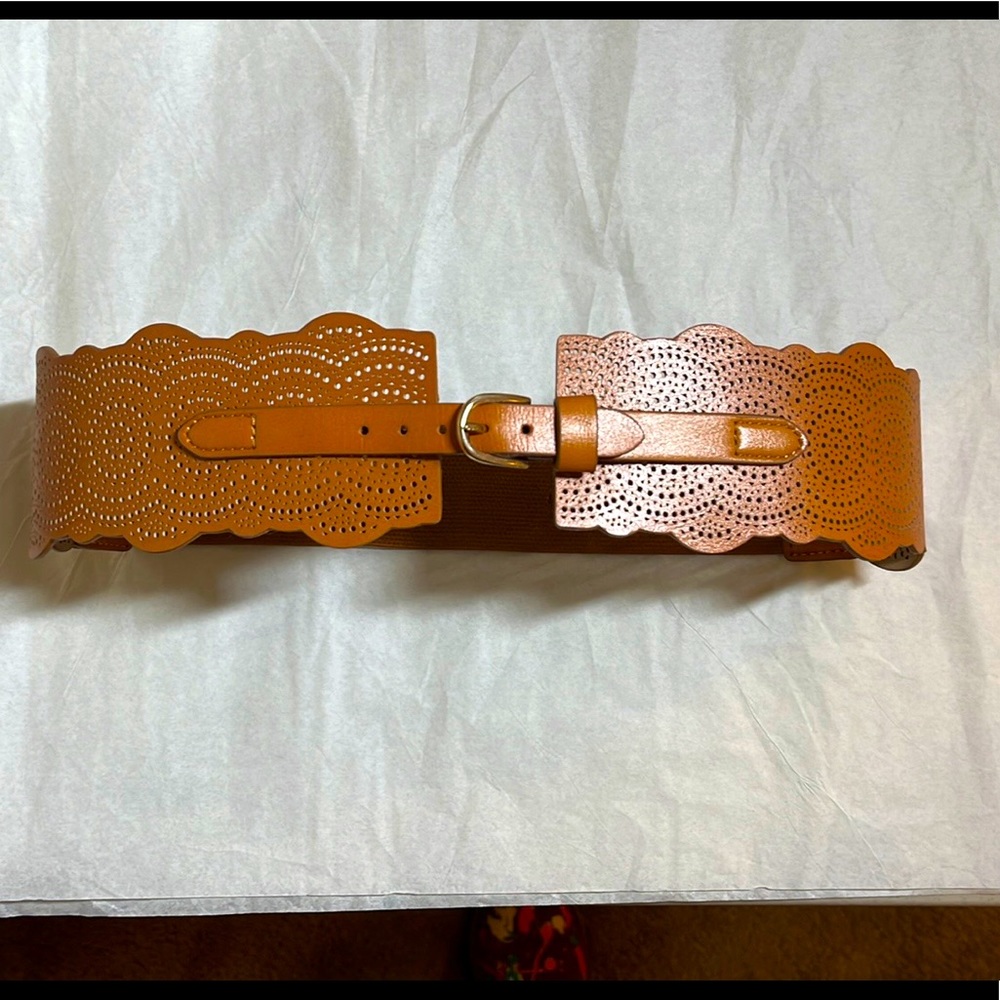 Express Statement waist belt